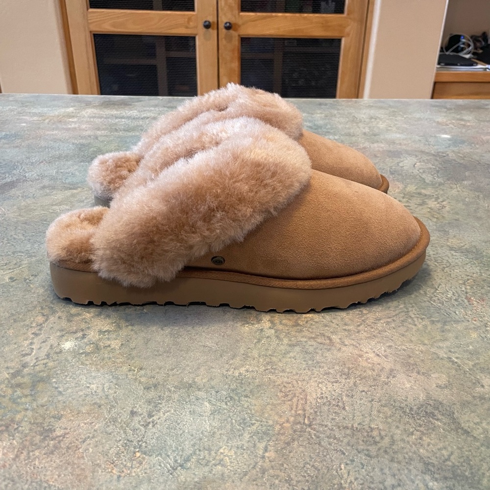 Uggs Women’s Classic Slippers 2
